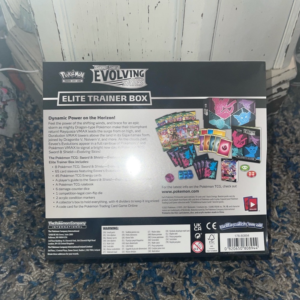 Pokémon Evolving Skies Elite Trainer Box - Picture 2 of 2